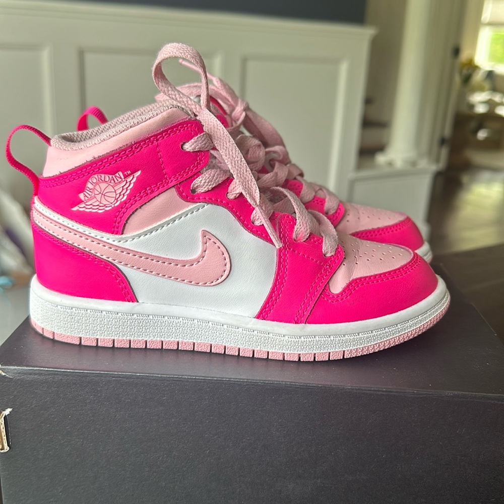 Nike Kids Sneakers - Hot Pink and Light Pink